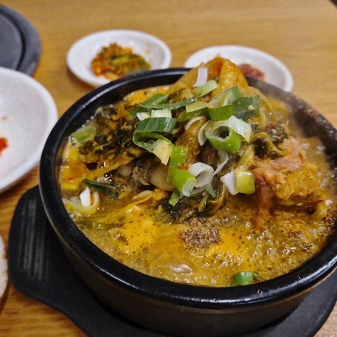 Bubbling Ppyeo-haejang-guk