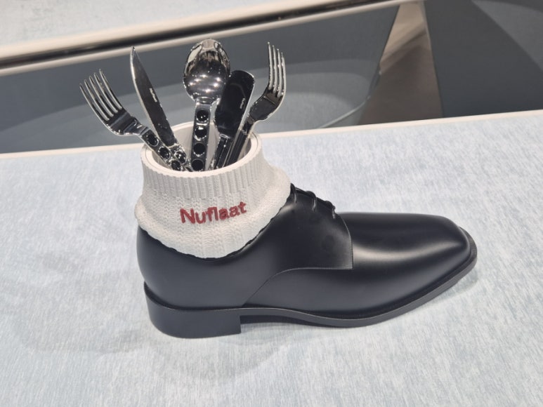 Nuflaat 식기류 보관통 or 화병