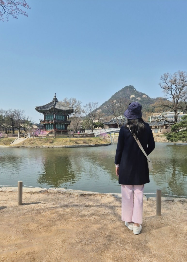 Paisaje del estanque del Pabellón Hyangwonjeong