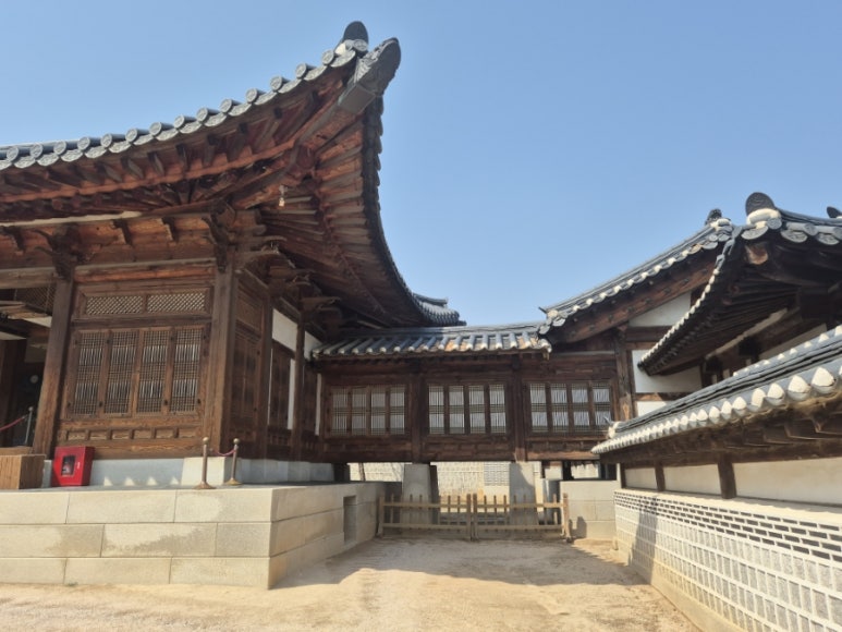 Puente de conexión del Palacio Geoncheonggung