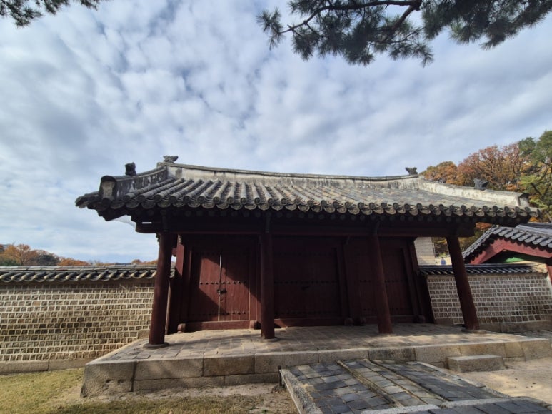 Entrée principale du Sanctuaire de Jongmyo