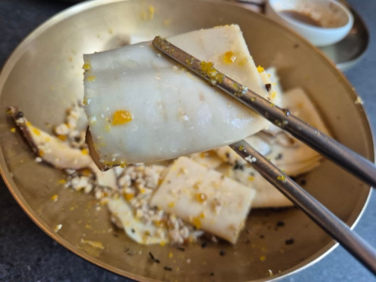 Fideos anchos y guarnición