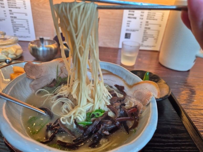 Anmok Strand 돼지라면 Nudeln