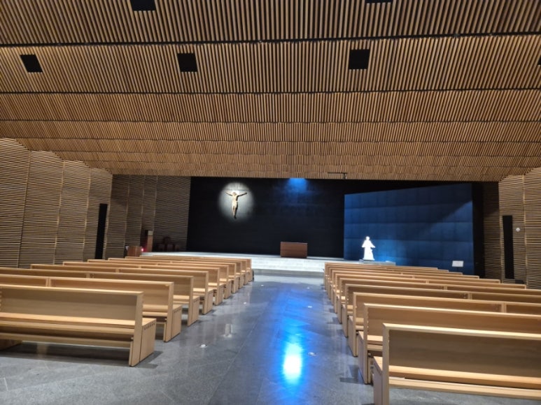 Interior de la Capilla Pequeña