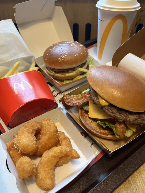 Vue d'ensemble des plats à McDonald's