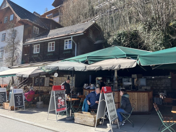 Schirmbar Hallstatt Lake View 2
