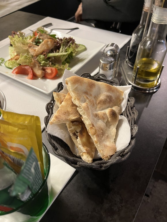 Pizzeria Il Centro II Bread Close-up