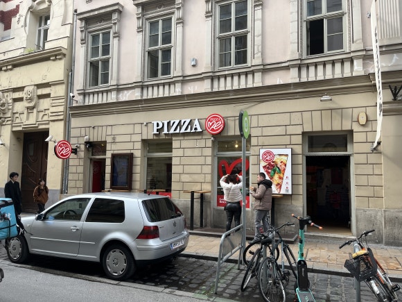 Extérieur de Pizza Me