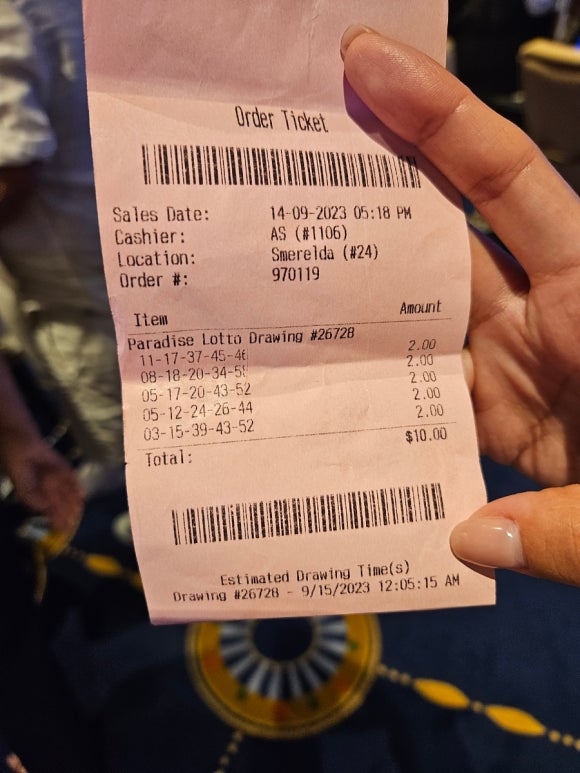 Bữa tiệc trên tàu Costa Smeralda