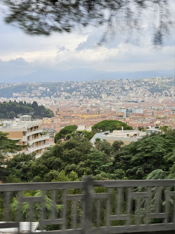 Con đường ven biển tuyệt đẹp trên đường đến Monaco