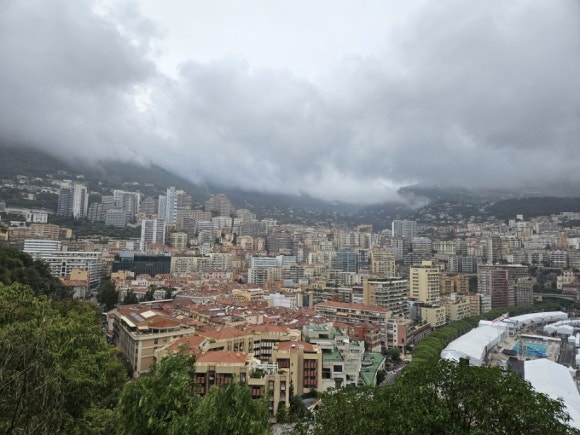 Lính canh Cung điện Thân vương Monaco