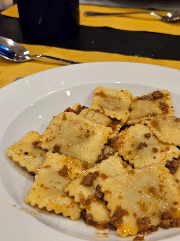 Bữa tối khách sạn - Món ăn kiểu mì ống bulgogi