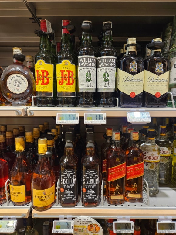 Lối vào siêu thị COOP Genoa