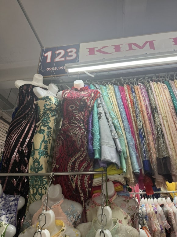 Ao Dai Geschäft am Han Markt (Nr. 123)
