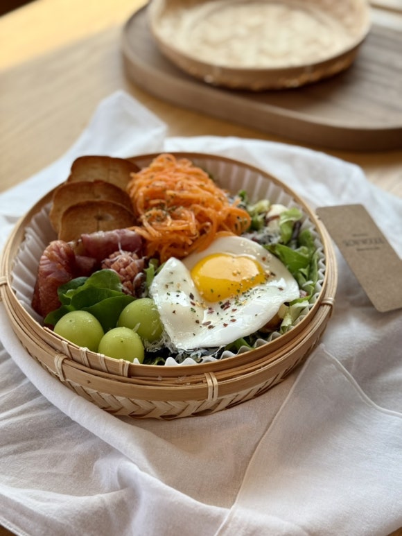 Brunch plate at Cafe Slowood