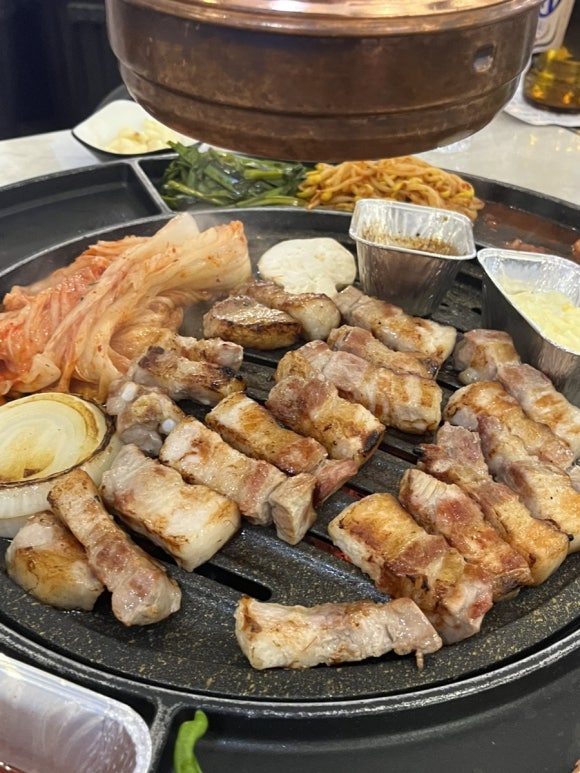 Gegrilltes Samgyeopsal im Saengmacha Filiale Suwon Bahnhof