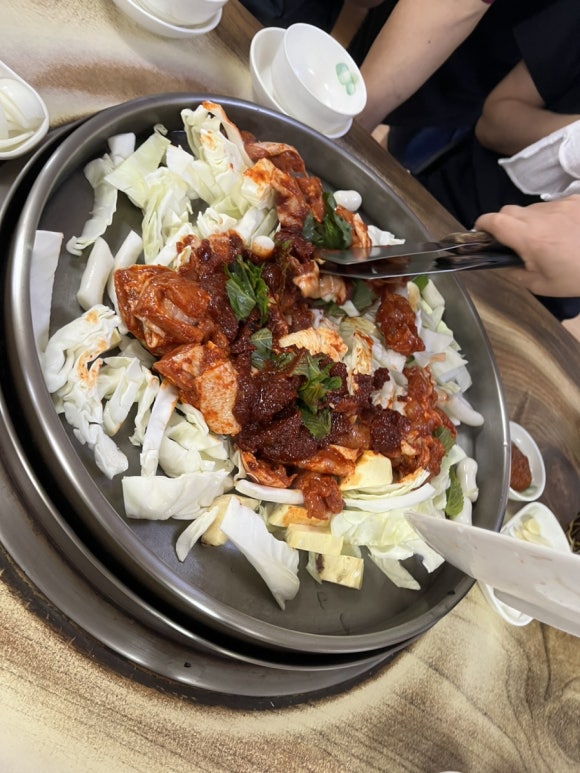 Frisches Kimchi in Chammi Dakgalbi
