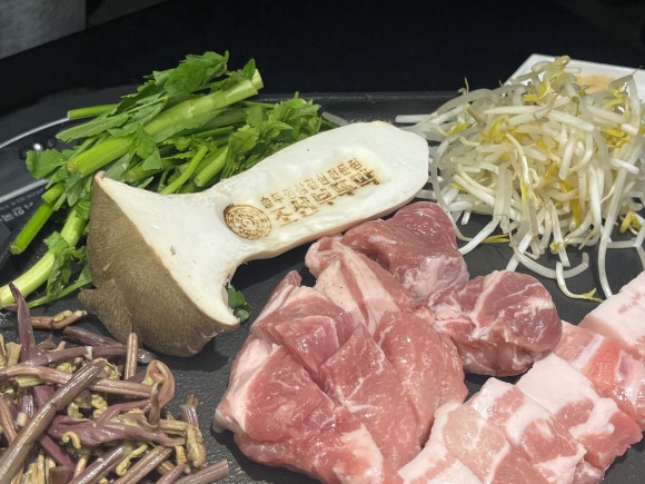 2-Personen-Set-Zusammenstellung bei Joseon Budumak Suwon Homasil