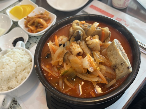 Arroz con Jjambbong de costillas de res del Río Yangtsé