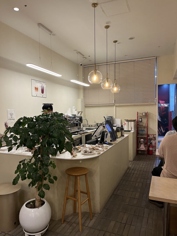 カフェティアーズ デザートショーケース