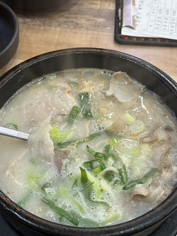 スヨンボンガ豚スープご飯 カクテキ