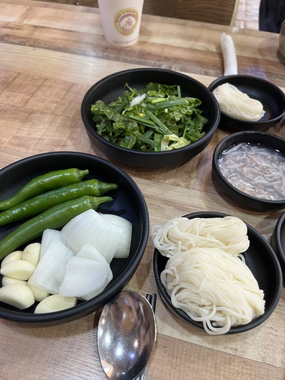スヨンボンガ豚スープご飯 付け合わせ
