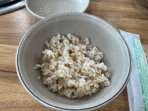 宮廷海鮮カルグクス 押し麦ご飯ビビンバ