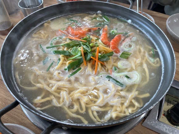 宮廷海鮮カルグクス アサリうどん
