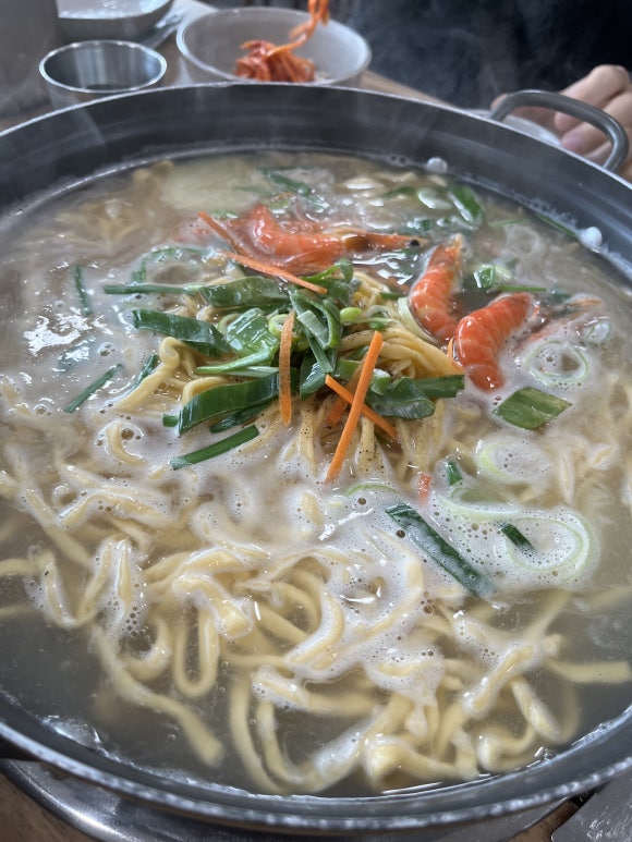 宮廷海鮮カルグクス アサリうどん