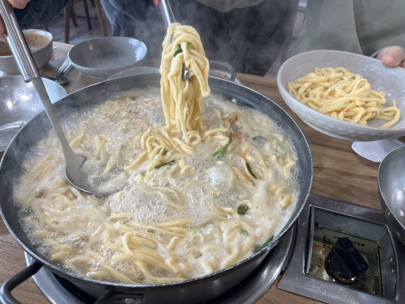 宮廷海鮮カルグクス アサリうどん