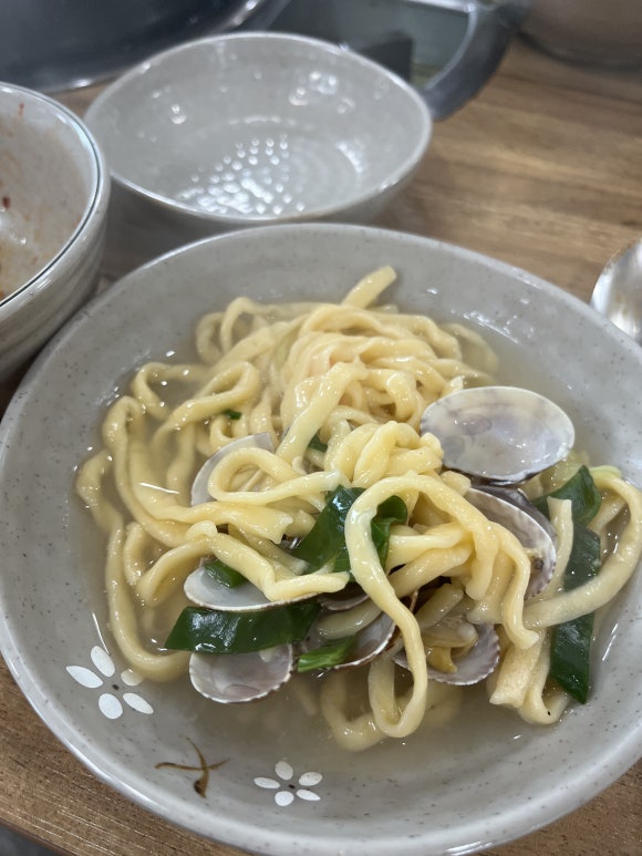 宮廷海鮮カルグクス アサリうどん