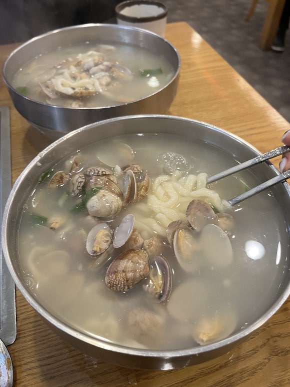 Clam Kalguksu