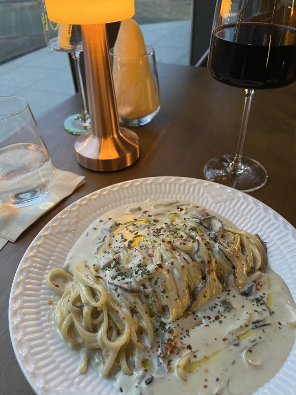 Pâtes crémeuses aux champignons et à la truffe du Forêt de Cheongseol