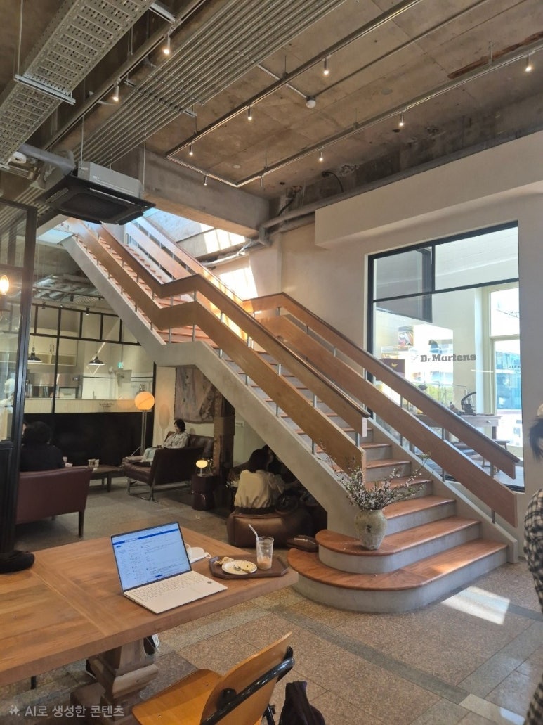 Treppe zum 2. Stock