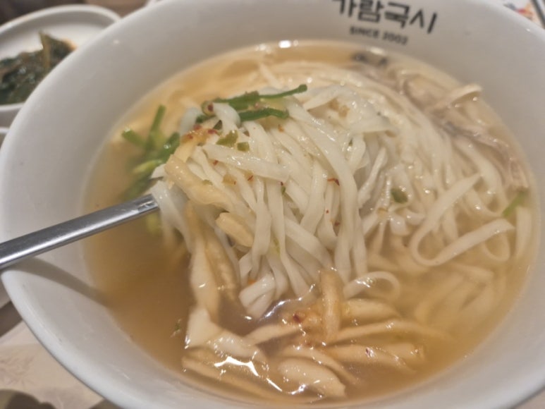 Nouilles du Guksu aux anchois