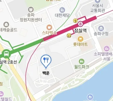 Lotte World Mall · Seokchon Lake
