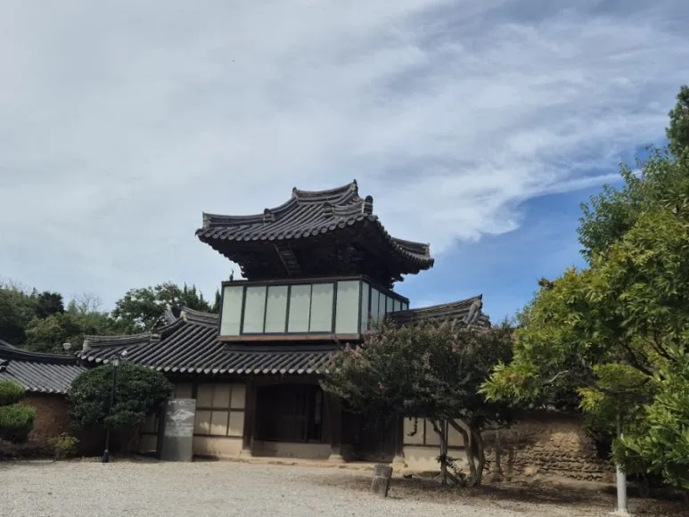 Maegandangohaek Haus und geschützte Bäume in Yeonggwang