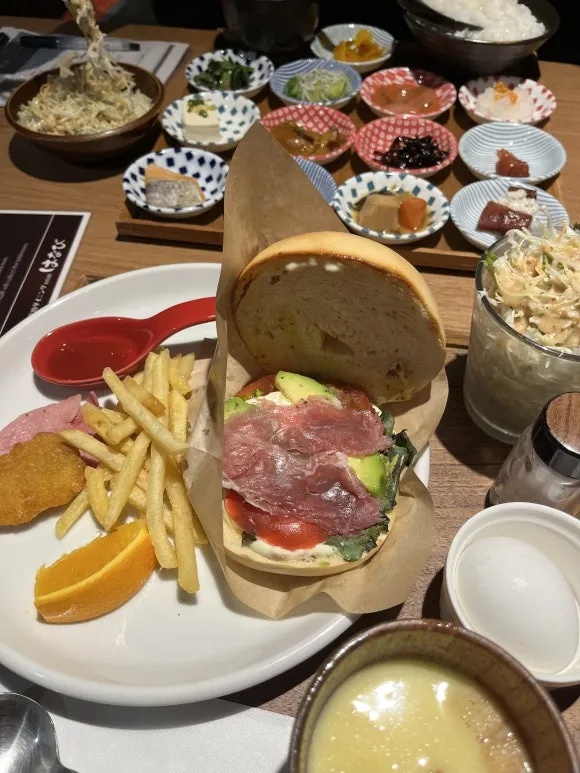 리치몬드 호텔 에키마에 조식