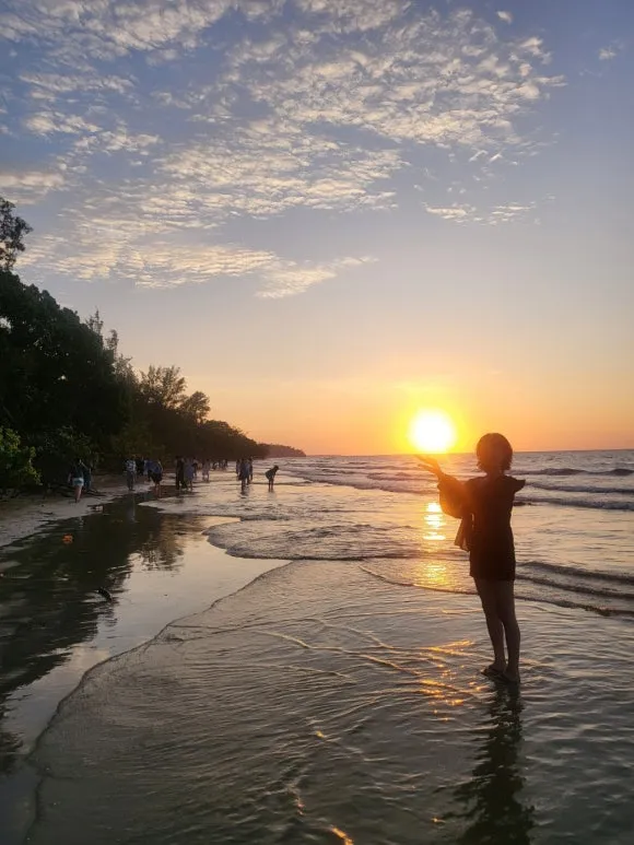 Kota Kinabalu 3박5일 Reise Tag 3: Floating Sunset, Kawag Glühwürmchen-Tour (+ Massage-Ort