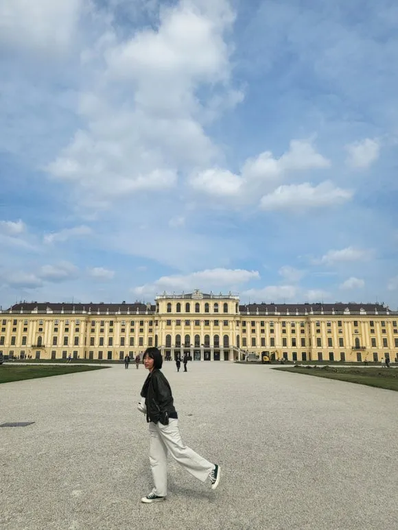 Österreich Wien 3 Nächte 4 Tage Reise: Hofburg, Kunsthistorisches Museum, Schloss Schönbrunn, Stephansdom, Prater (Praterdom) (ft. Wie man den Flughafenbus vom Wiener Bahnhof nimmt