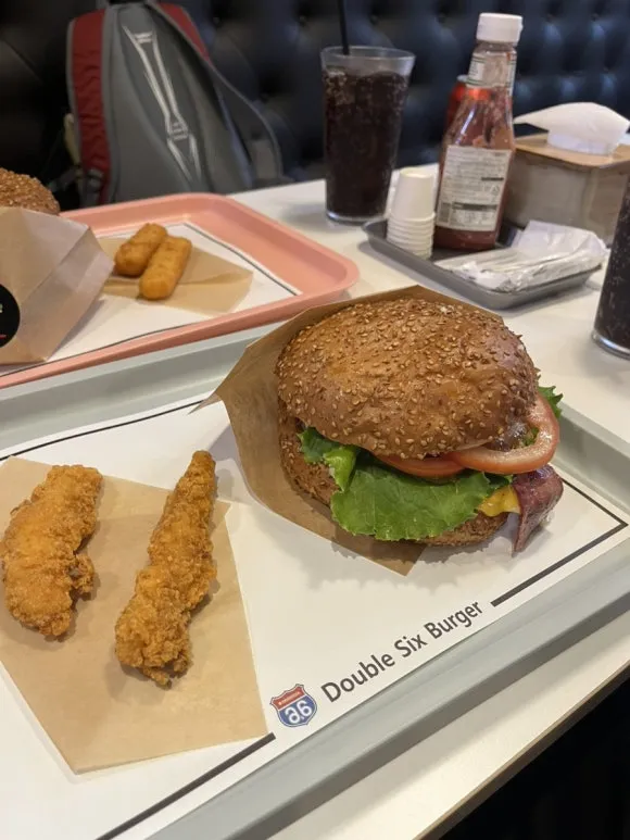 Dongdaemun Jongno 5(o)-ga : Double Six Burger, un restaurant de burgers faits maison