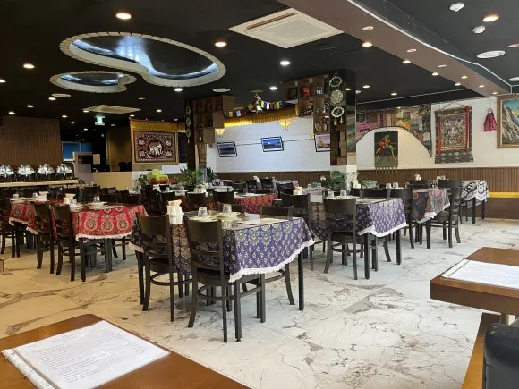 Mount Everest Restaurant Jeju · Dongmun Market